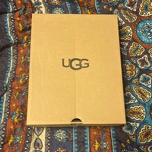 Women’s size 7 UGG mini bailey bow 2 in Black